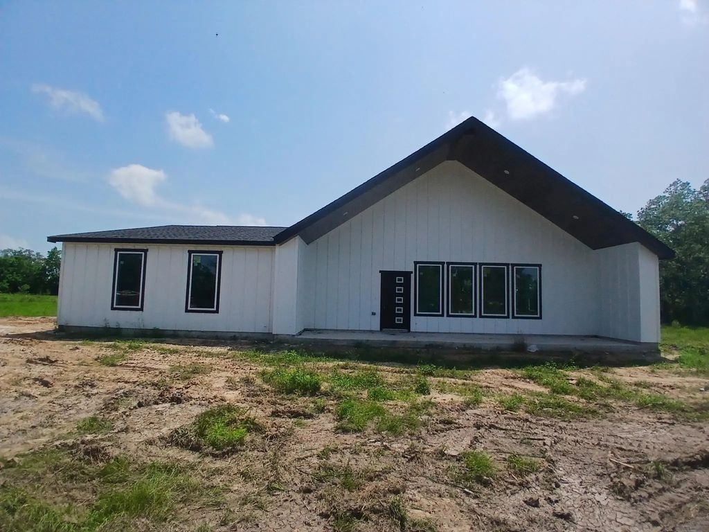 33372 W Fm 1301, West Columbia