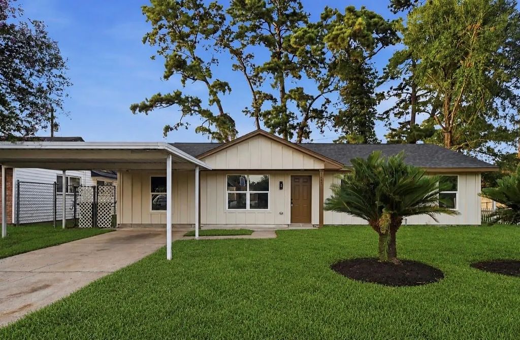 7447 Langley Road, Houston