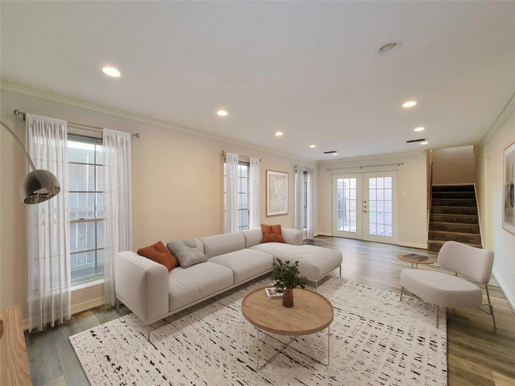 6302 1st Street, Bellaire