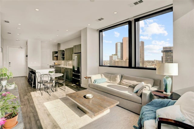 1211 Caroline Street 1804, Houston