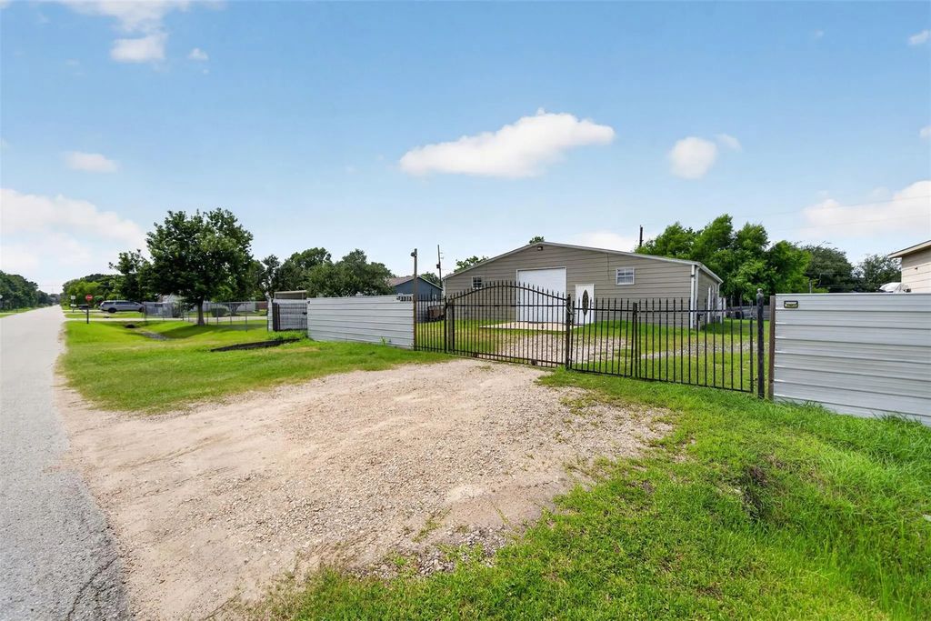 2213 Ellis Drive, Rosharon