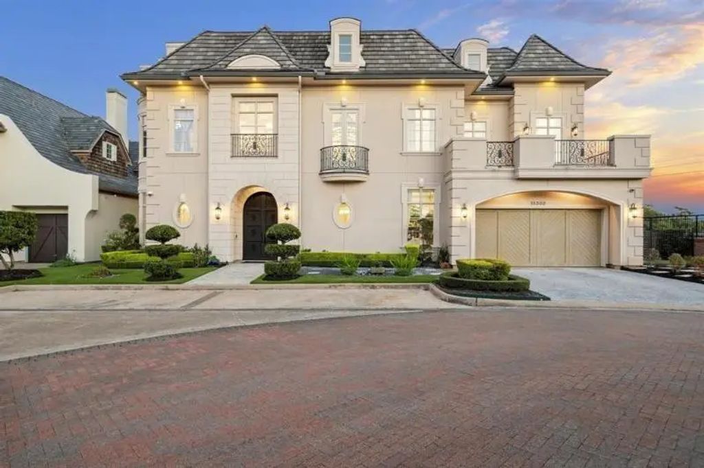 15302 Oyster Creek Lane, Sugar Land