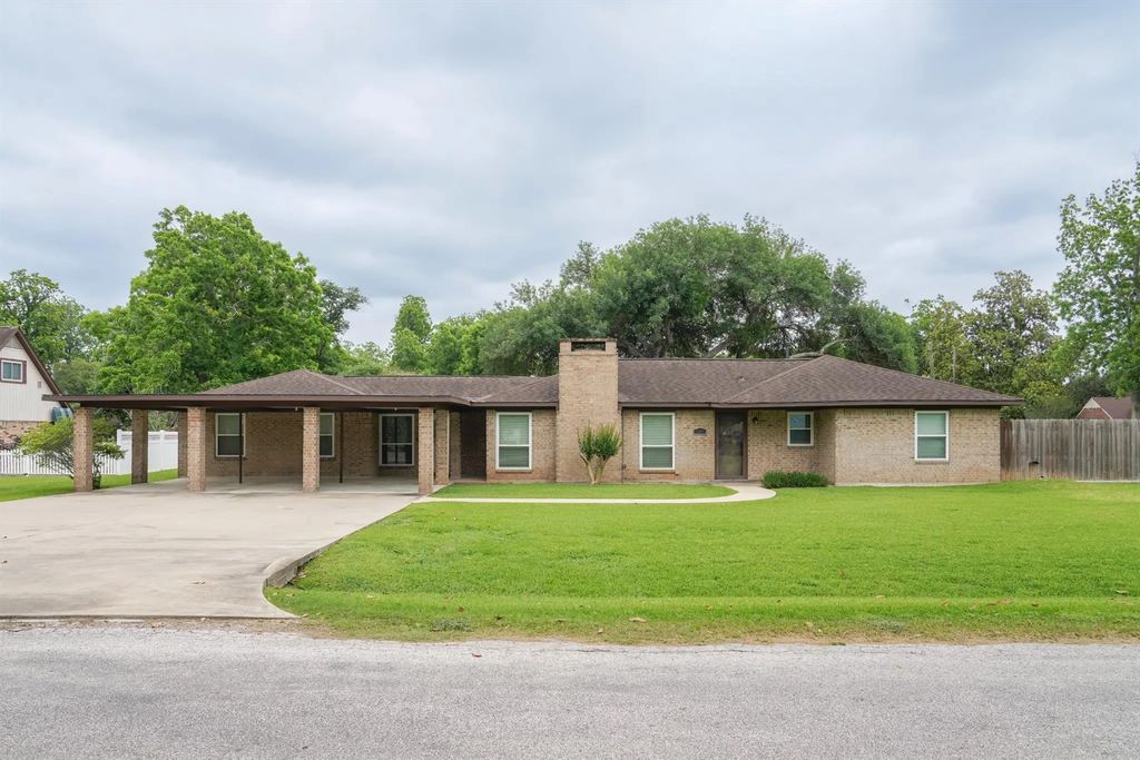 115 Neal Road, Wharton