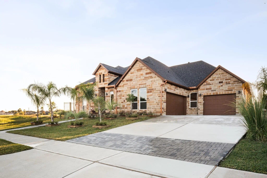 606 Appia Drive, Kemah
