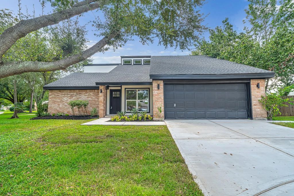 2627 Ferry Landing, Sugar Land