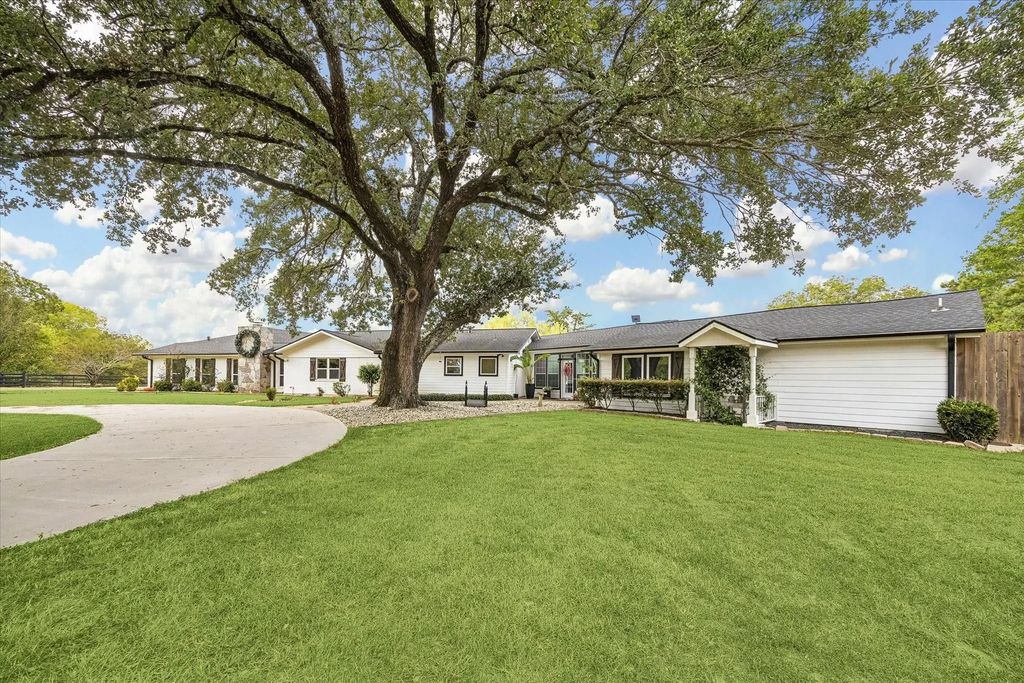 10740 Shepard Hill Road, Willis