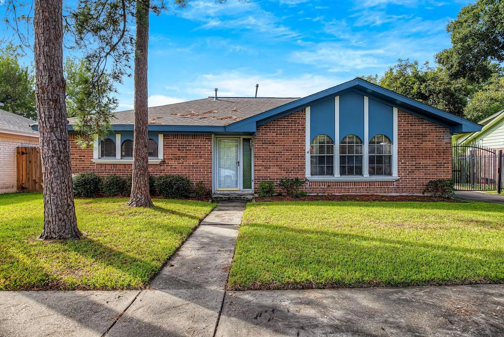 13823 Overbrook Lane, Houston