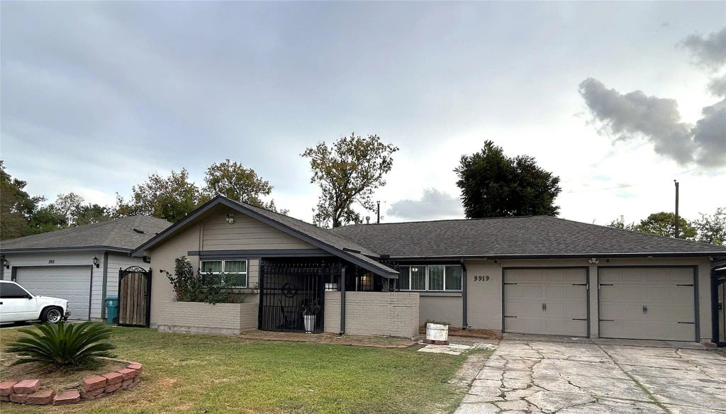 5919 Heatherbrook Drive, Houston
