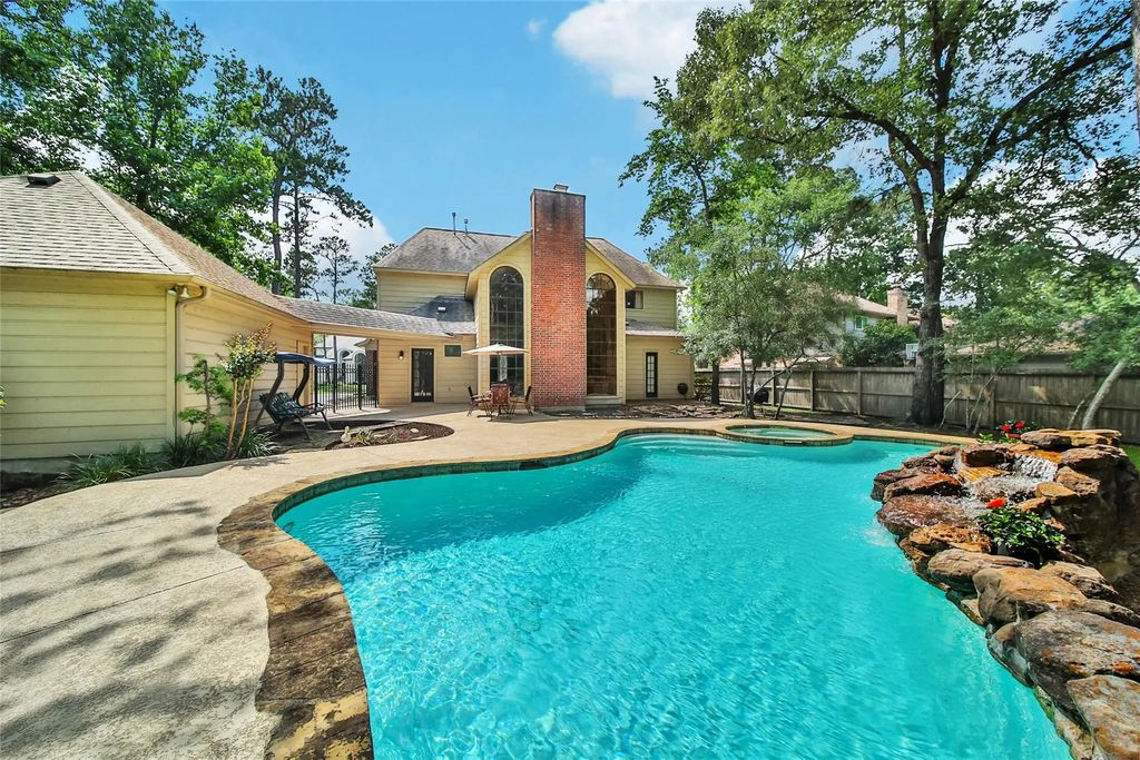 25 Cascade Springs Place, The Woodlands