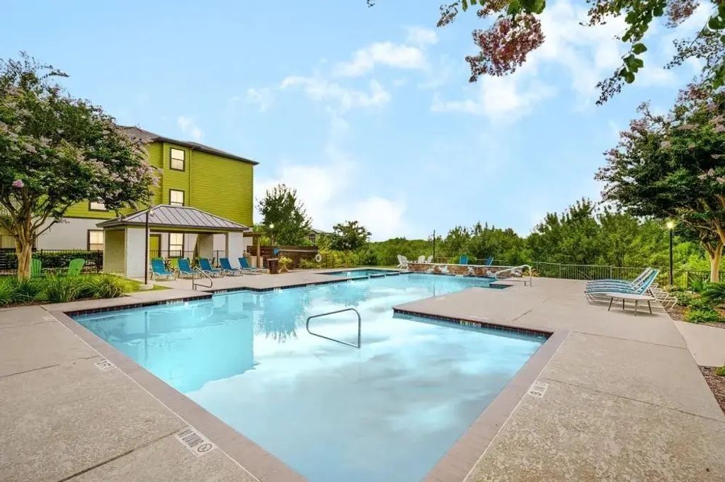 6710 Babcock Road 618, San Antonio