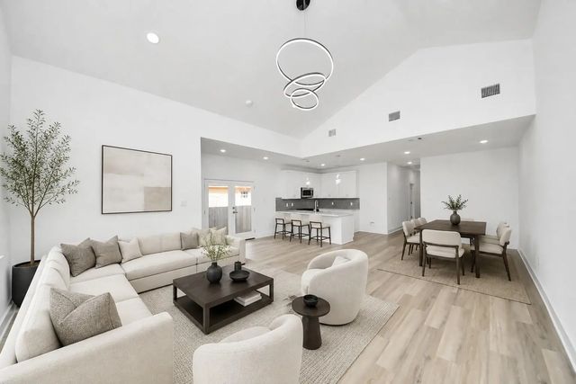 8109 Hamlet Street, Houston