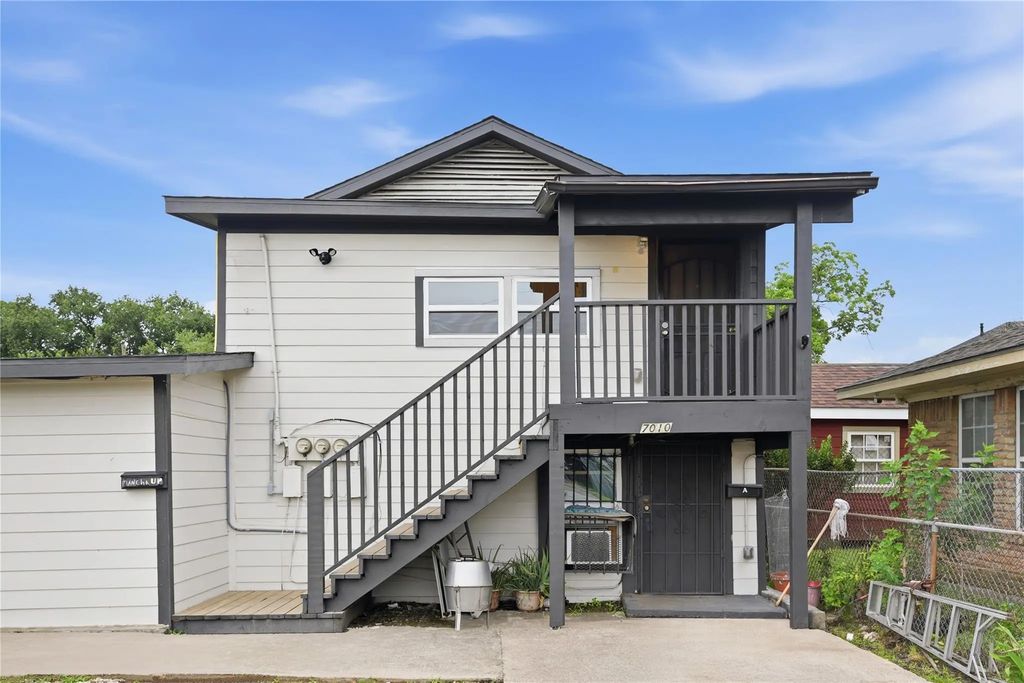 7010 Brownsville Street, Houston