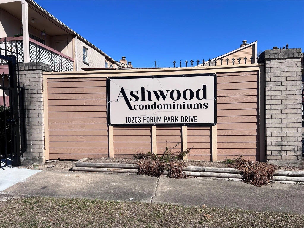 10203 Forum Park Drive 230, Houston