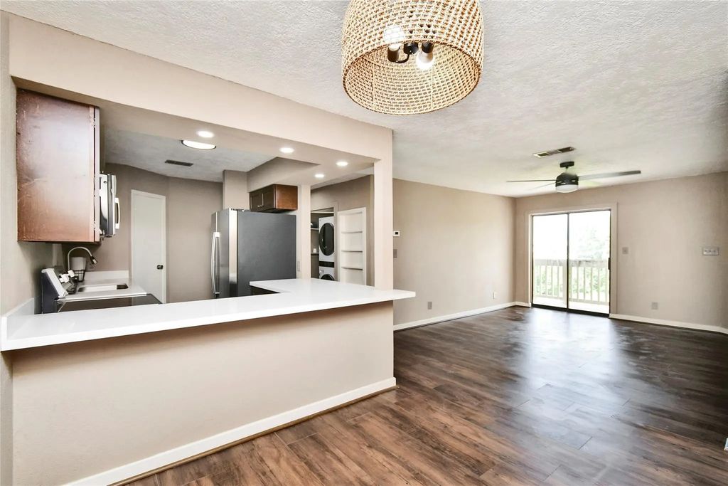 2501 Gulf Freeway 14a, Dickinson