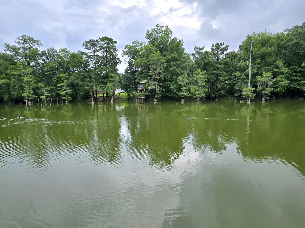 403 County Road 2869, Cleveland