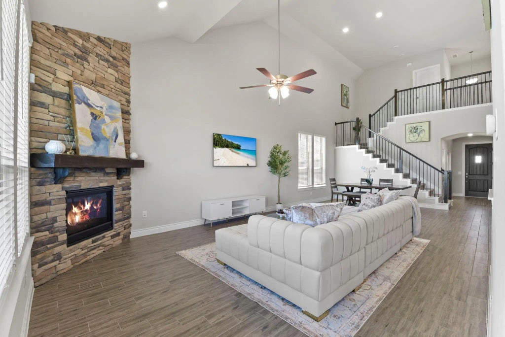 24006 Hawthorn Breeze Way, Katy