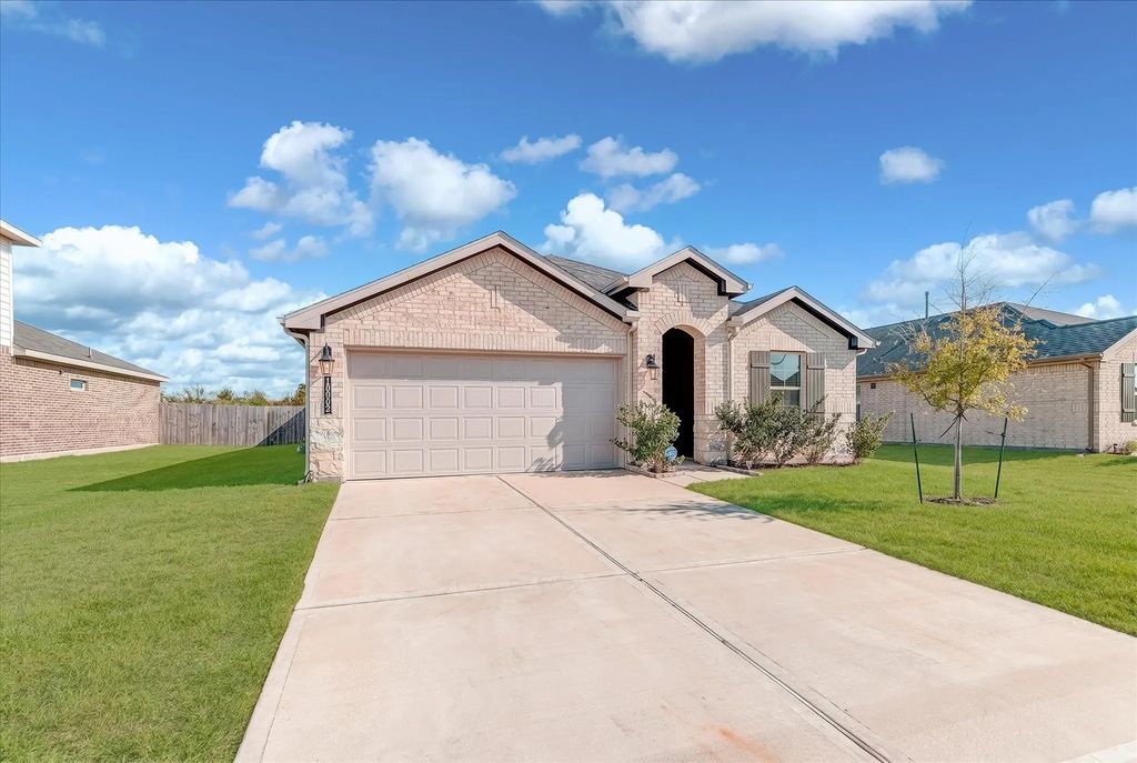 10002 Palm Royal Drive, Baytown