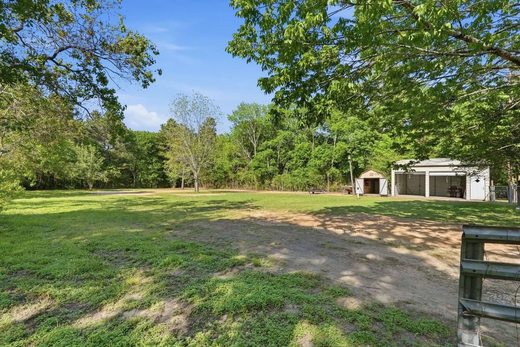 2377 Us Highway 190, Huntsville