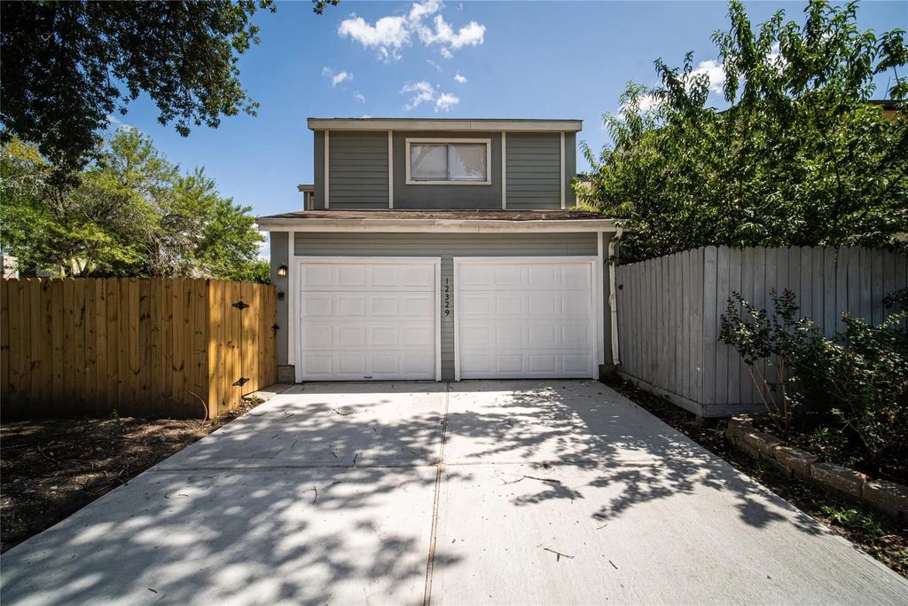 12329 Springcrest Drive, Houston