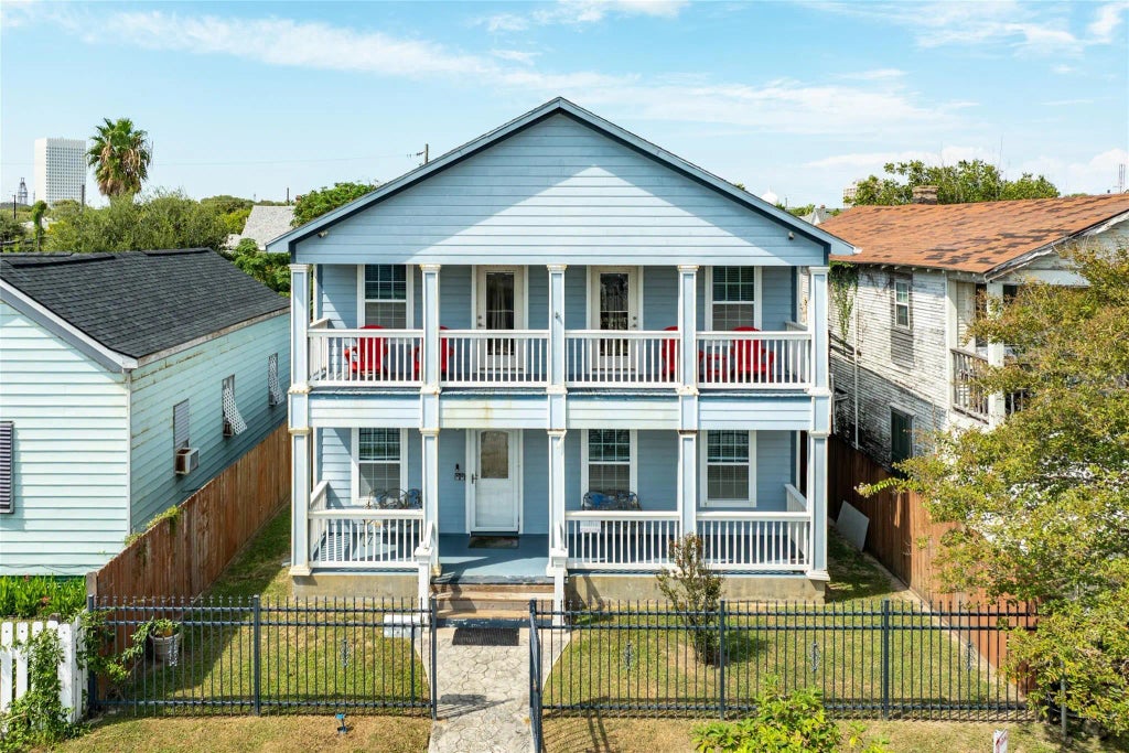 1418 Avenue M 1/2, Galveston