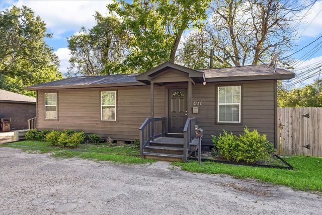 4606 Denmark Street, Houston