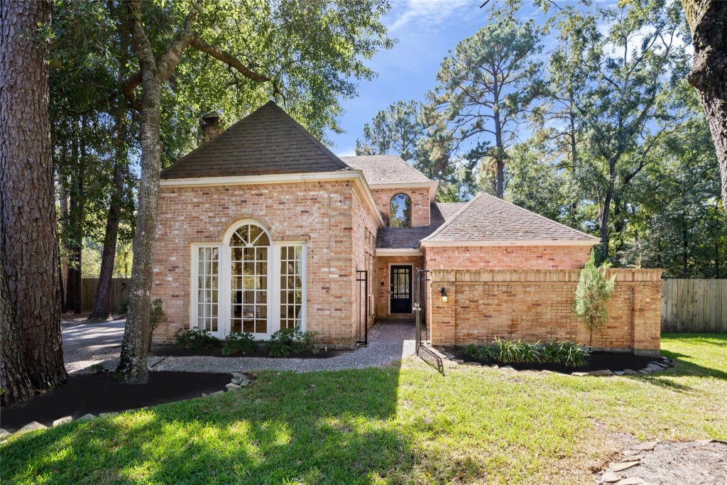 32 Mellow Leaf Court, The Woodlands