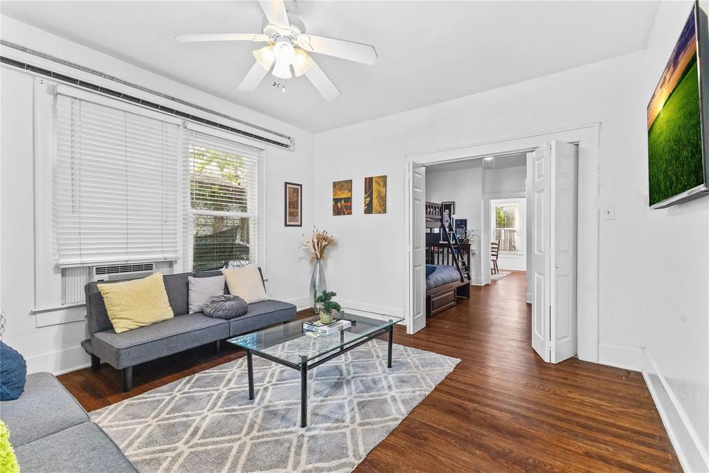 2509 Whitney Street A, Houston