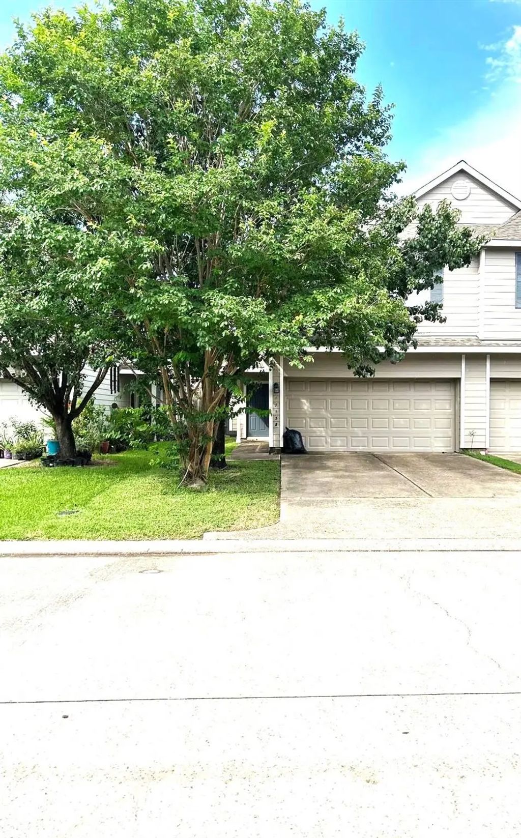 17138 Oakwood Chase Drive, Spring
