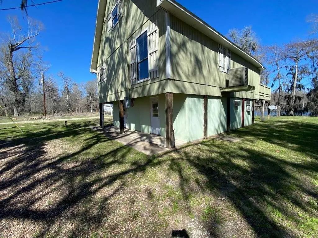 201 Ferguson Drive, Cleveland