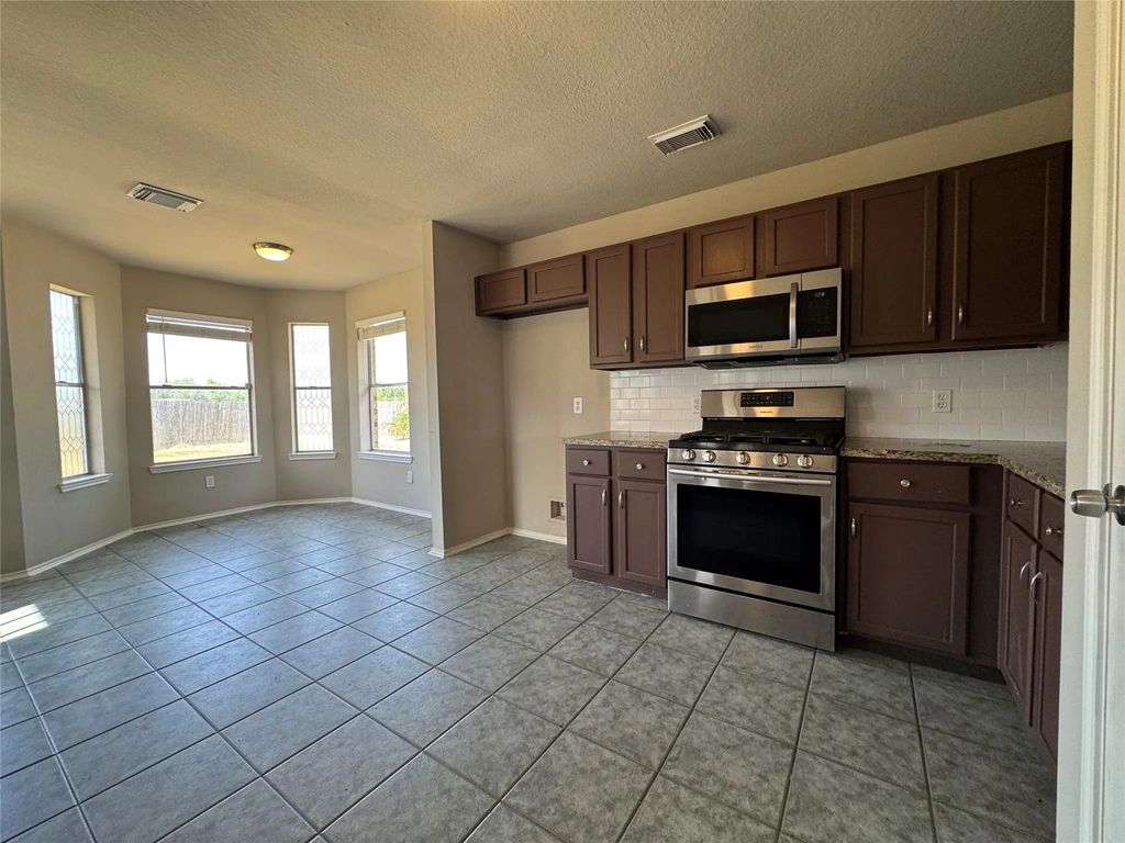 5007 Chase Mountain Drive, Bacliff