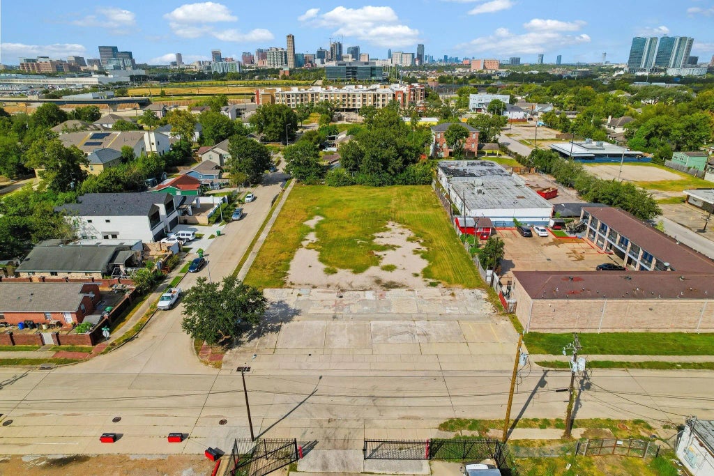 6300 Allegheny Street, Houston