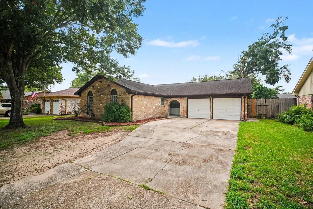16315 Deer Lick Drive, Houston