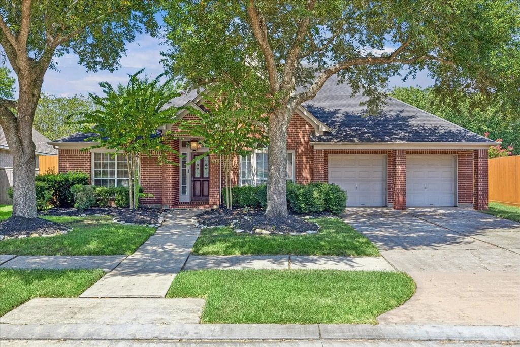 3214 Waters Edge Drive, Manvel