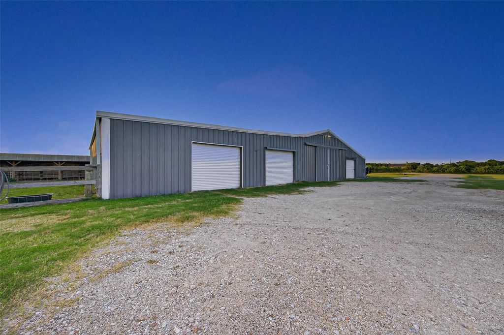 10550 Brinkmeyer Road, Needville