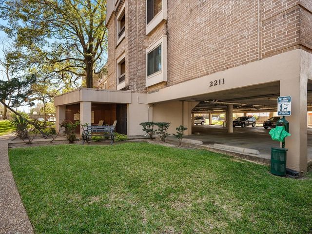 2211 S Braeswood Boulevard 23c, Houston