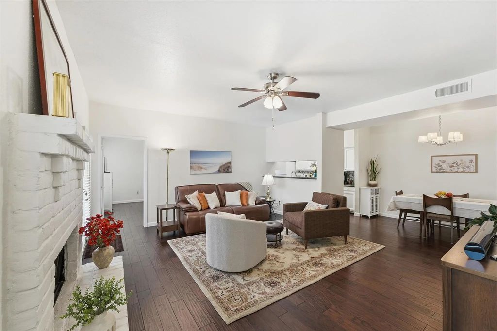 2425 Augusta Drive 23, Houston