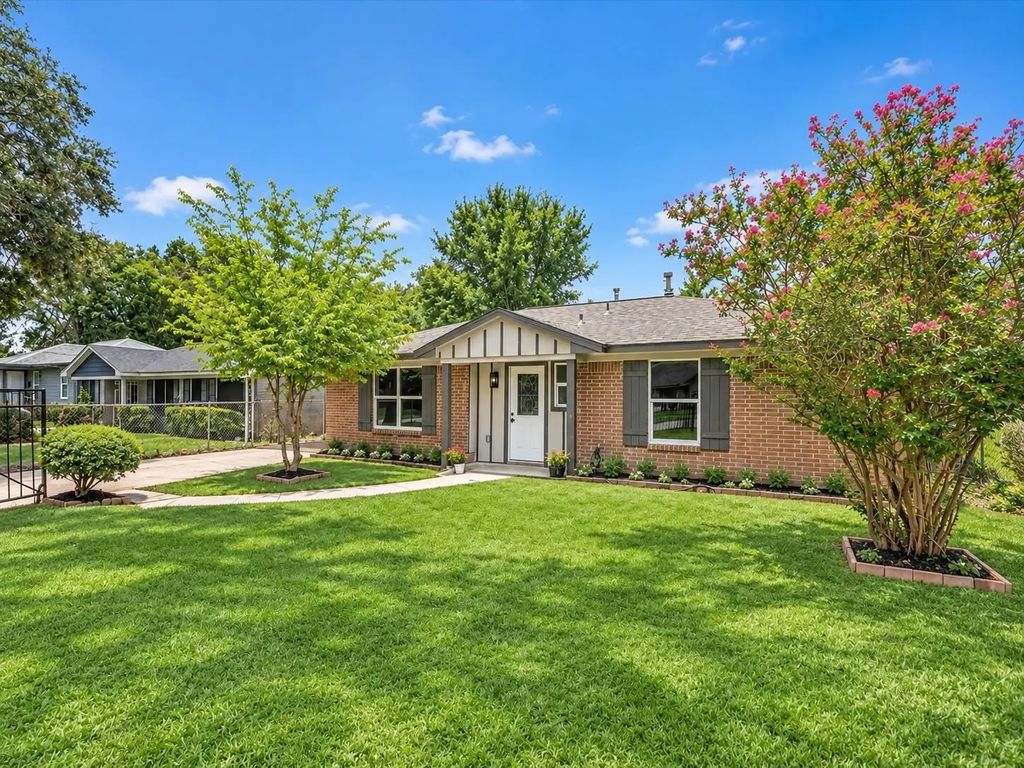 5039 Briscoe Street, Houston