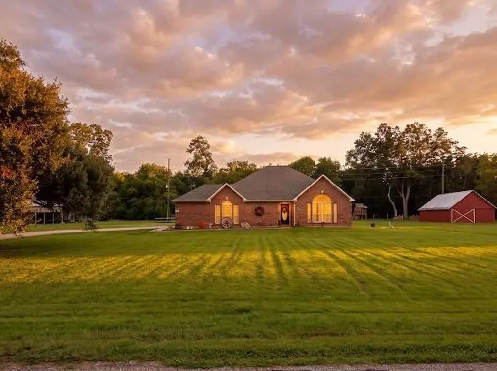 1114 Wagon Road, Simonton