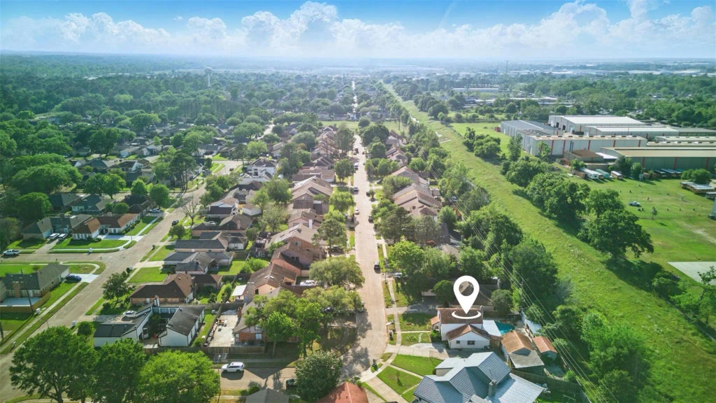 6022 Downwood Forest Drive, Houston