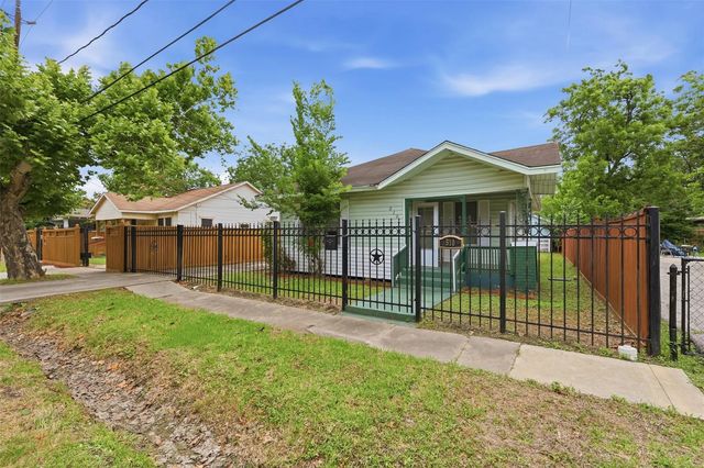 510 N Everton Street, Houston
