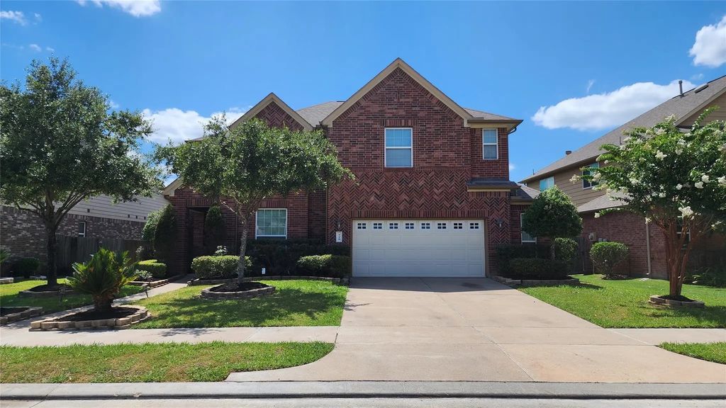 2318 Nashmor Drive, Sugar Land