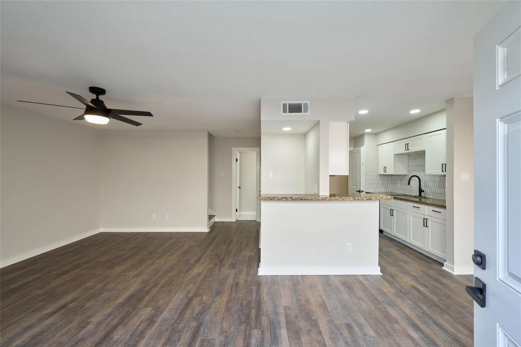 6500 Sands Point Drive 110, Houston