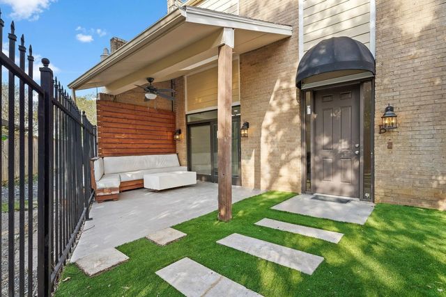 1111 Potomac Drive B, Houston