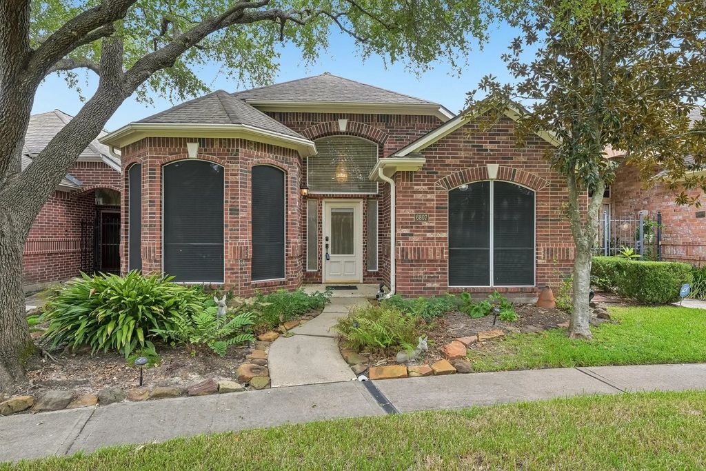 6807 Tournament Drive, Houston