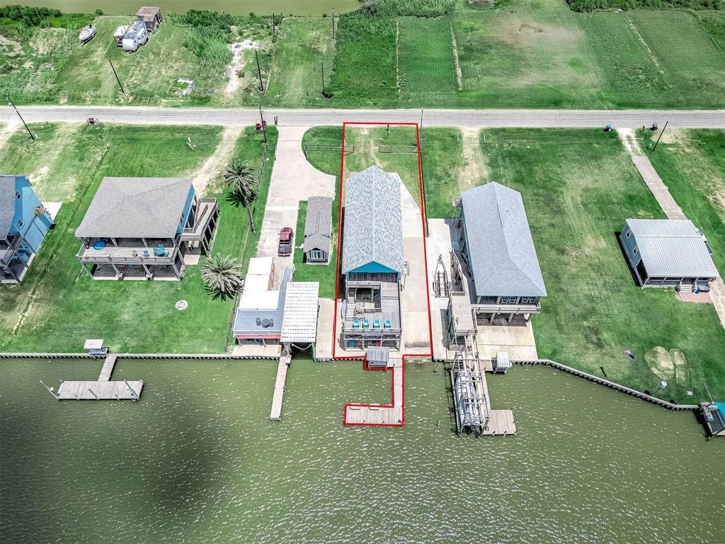 957 Private Road 675, Sargent
