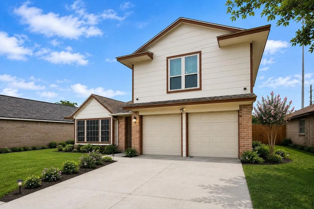 13507 White Cliff Drive, Houston