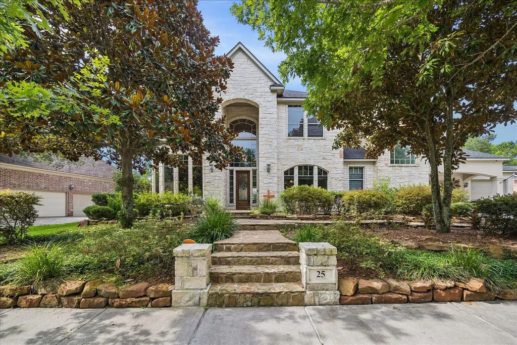 25 Club Oak Court, Kingwood