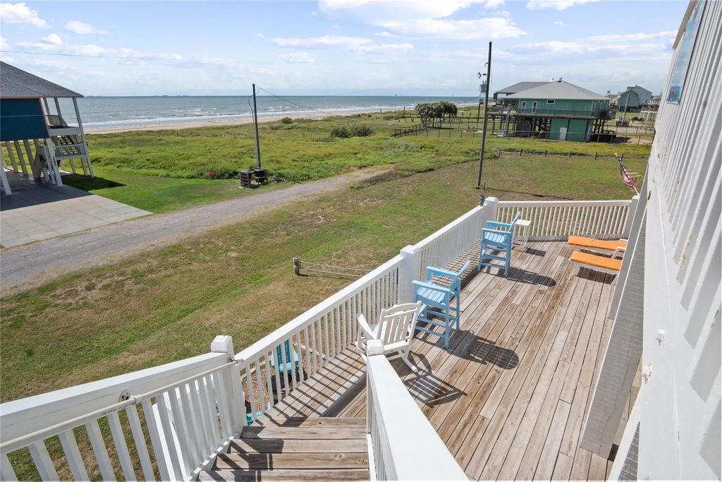 961 Hamilton Drive, Crystal Beach