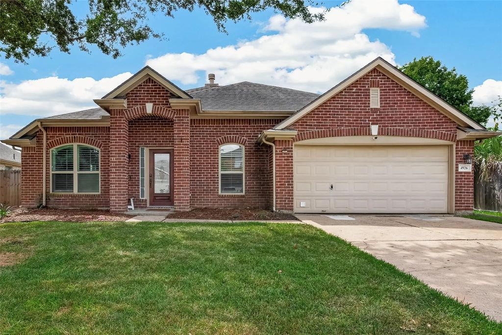4926 Quiet Canyon Drive, Friendswood