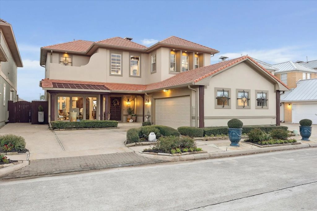 529 Southport Lane, Kemah